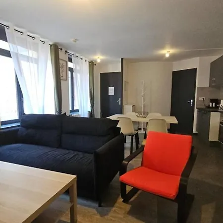 Le Refuge Majestueux - T2 - Wifi-parking- Chateau Apartment