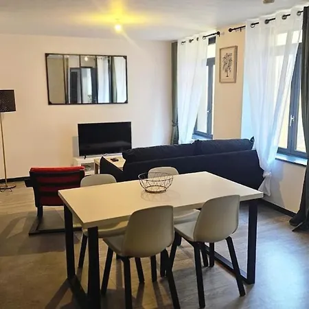 Le Refuge Majestueux - T2 - Wifi-parking- Chateau * Sedan