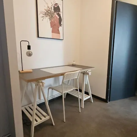 Le Refuge Majestueux - T2 - Wifi-parking- Chateau Sedan