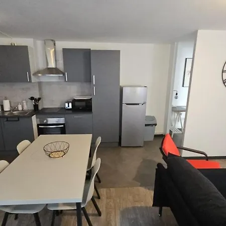 Le Refuge Majestueux - T2 - Wifi-parking- Chateau * Sedan