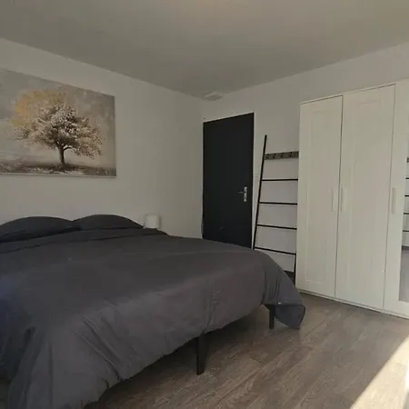 Le Refuge Majestueux - T2 - Wifi-parking- Chateau Apartment