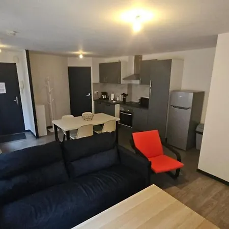 Le Refuge Majestueux - T2 - Wifi-parking- Chateau Apartment