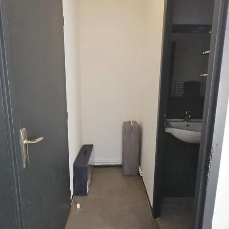 Le Refuge Majestueux - T2 - Wifi-parking- Chateau Apartment
