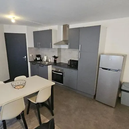 Apartment Le Refuge Majestueux - T2 - Wifi-parking- Chateau Sedan
