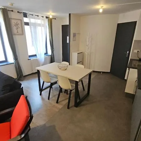 Le Refuge Majestueux - T2 - Wifi-parking- Chateau Sedan
