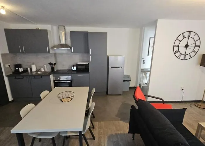 Le Refuge Majestueux - T2 - Wifi-parking- Chateau * Sedan