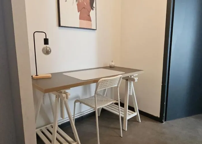 Le Refuge Majestueux - T2 - Wifi-parking- Chateau Sedan