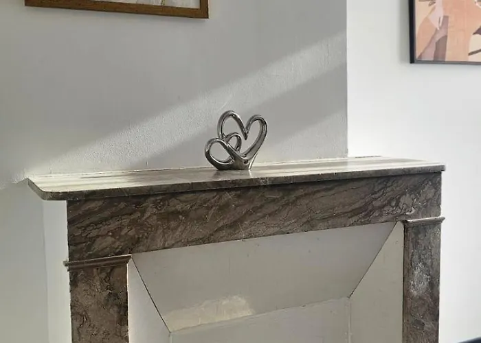 Le Refuge Majestueux - T2 - Wifi-parking- Chateau