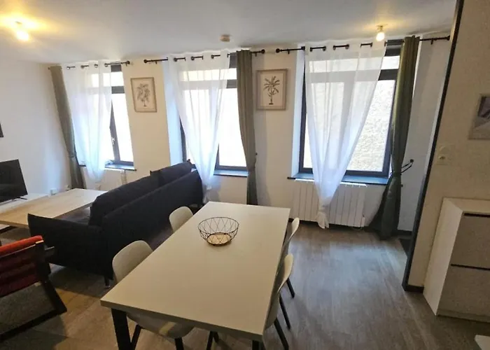 Le Refuge Majestueux - T2 - Wifi-parking- Chateau