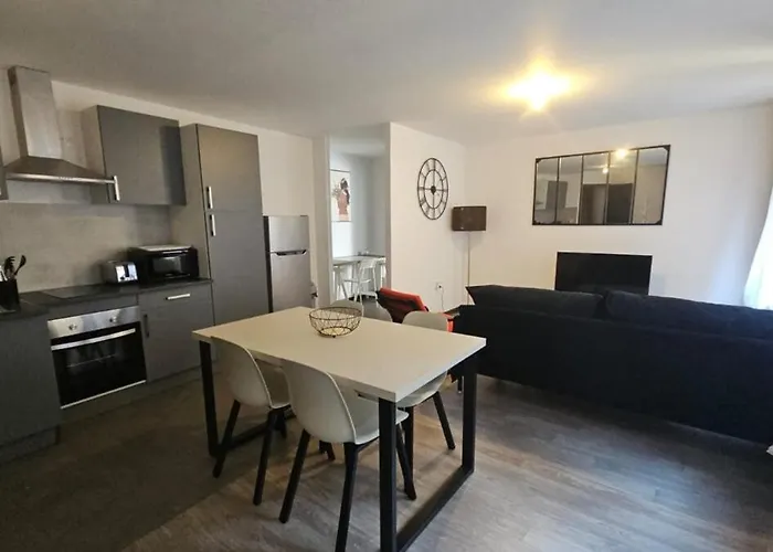 Le Refuge Majestueux - T2 - Wifi-parking- Chateau * Sedan