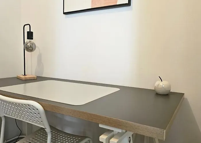 Le Refuge Majestueux - T2 - Wifi-parking- Chateau Apartment