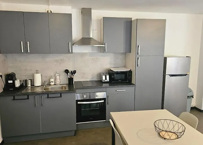 Le Refuge Majestueux - T2 - Wifi-parking- Chateau *