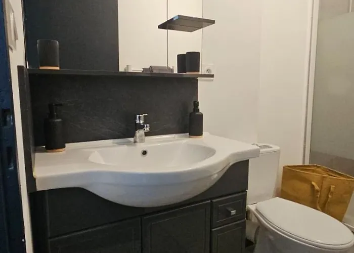 Le Refuge Majestueux - T2 - Wifi-parking- Chateau * Sedan